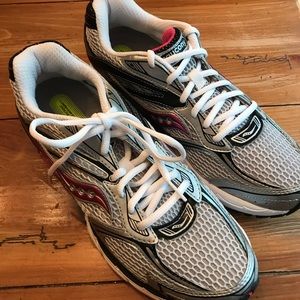 Women’s Saucony Progrid Guide 4